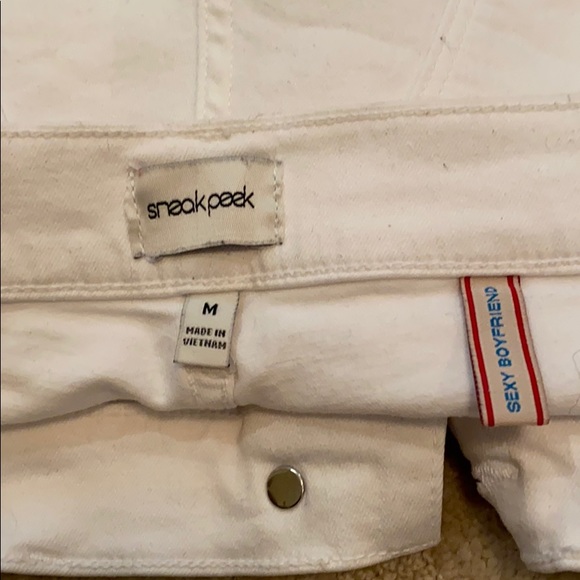 Distressed Boyfriend Short - Picture 7 of 9